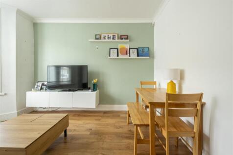 Buckland Road, E10