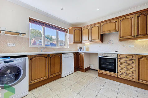 Fitted Dining Kit...