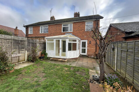 Three Bedroom Semi Detached House For Sale with N