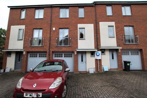 6-bed terraced on Great Copsie Way - Stoke Gifford, £4,050/mo
