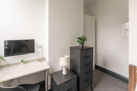 The Hosiery Factory Flat F Bedroom 10