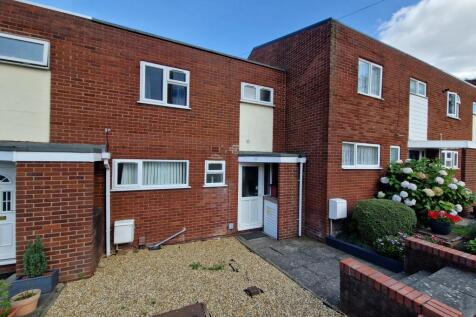 4-bed terraced on 36 Charles Gardner Road, Leamington Spa, £1,900/mo