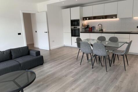 Spacious 2-Bedroom Apartment | Sovereign Court by