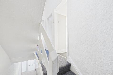 CAM03604G0-PR0189-STILL015.jpg