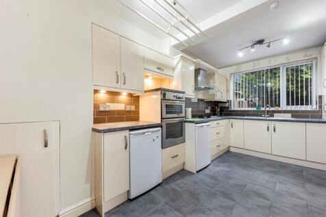 6 Willis Lane kitchen.jpg