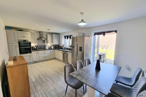 Kitchen / Dinning Room