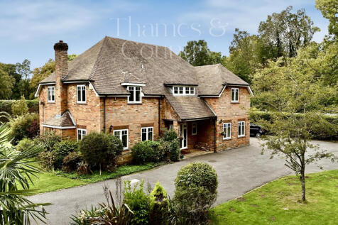 Beechwood House, Spring Coppice, Lane End, Buckinghamshire. 5 bedroom house for sale