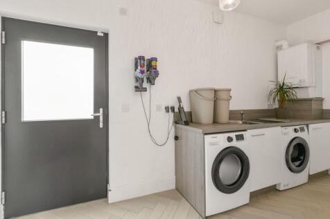 5 bed, 5 bath Detached in Glasgow - Photo 13