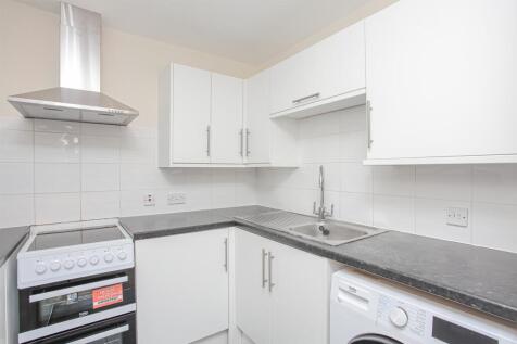 Flat 3, 54 Lyne Road (8).jpg