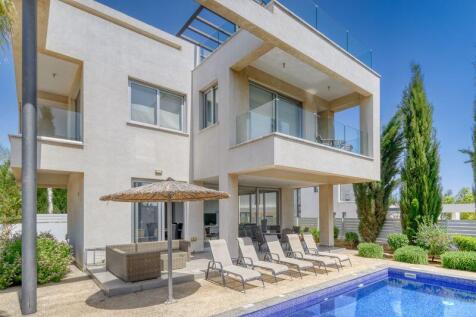 Rear of the Villa