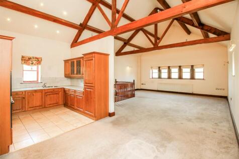 OPEN PLAN LIVING/DINING ROOM