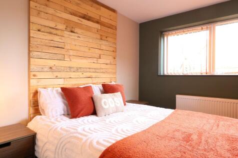 178 Sandy Lane Room 1.JPG