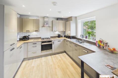 Kitchen / Breakfast / Lounge