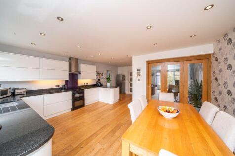 EXTENDED DINING KITCHEN