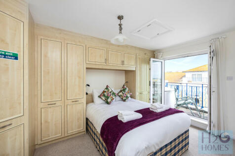 Collingwood Court...