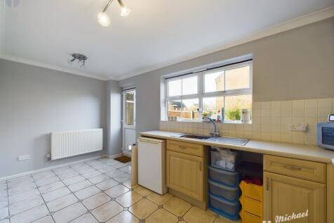 CAM03218G0-PR0516-STILL012