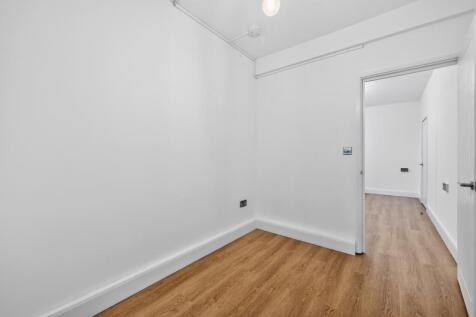 Bedroom 2 (2)
