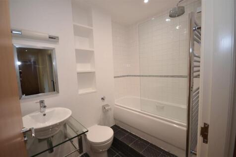 07_flat-6-55-wilkinson-street Bathroom.jpg
