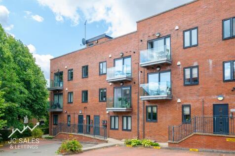 Apartment 15, 55 Lemont Road 01.jpg