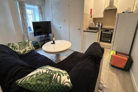 LIVING ROOM/KITCHEN
