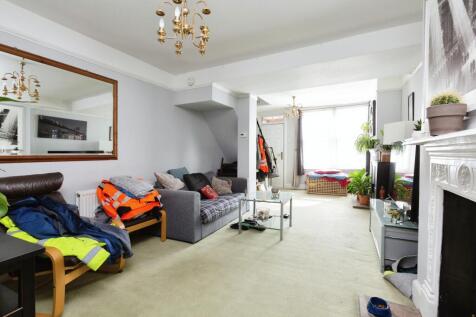 Mead Road, Gravesend, Kent, DA11 photo 4