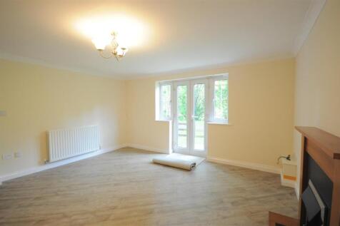 2 Bedroom Flat in ST4 8JJ