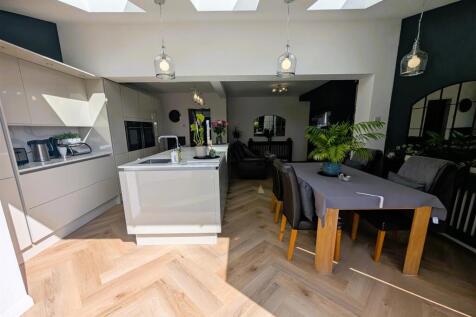 Kitchen/dining/snug