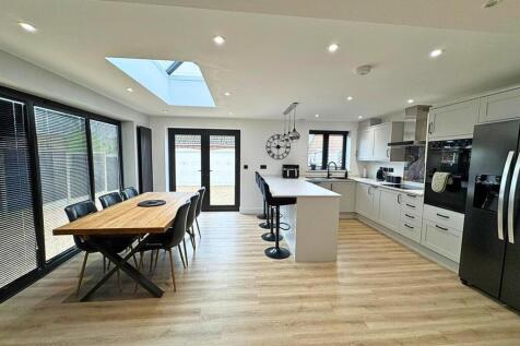 Open Plan kitchen Living Area