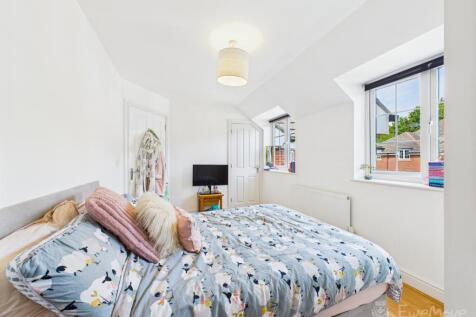 CAM03624G0-PR0142-STILL013