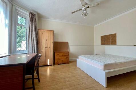 STUDENT FOUR DOUBLE BEDROOMS, WINTON-P02876 photo 3