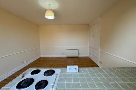 Living and kitchen area