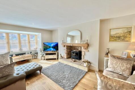 Formal Lounge