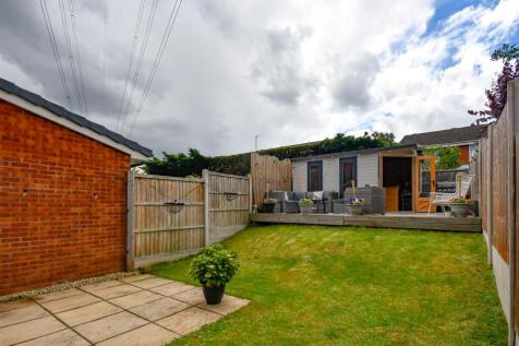 24 Brookside Close-17.jpg