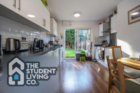 Alexandra Crescent , Beeston photo 4