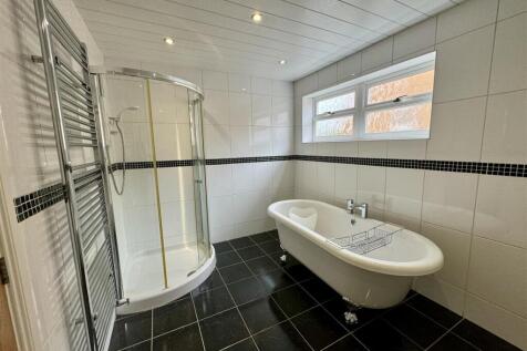 BATHROOM/W.C.