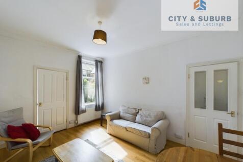 CAM01351G0-PR0037-STILL011