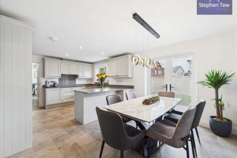 Kitchen/ Living Area