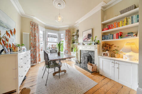 4 bed, 2 bath Terraced in manchester - Photo 3