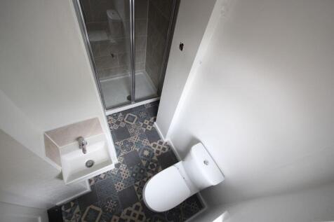 41-St-Annes-Road-ground-floor-shower-room.jpg