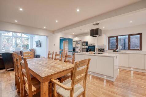 Lounge / Kitchen / Diner