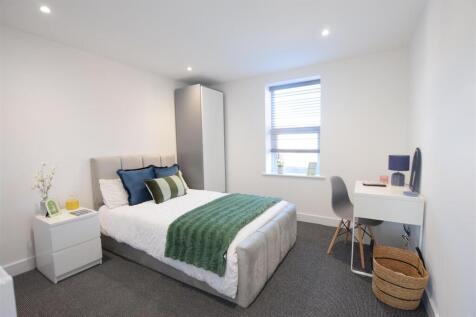2-bed terraced on 27/28 - Chelmsford Street - en suite two bedroom student house, £1,430/mo