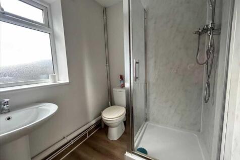 Flat 3 Shower room