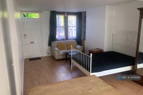 Windsor Road, London, E7 photo 3