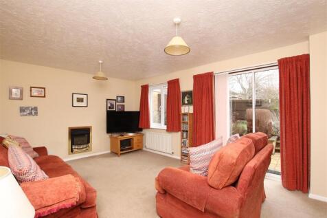 Living Room.JPG
