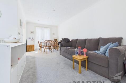 Churchwood Drive, Tangmere photo 4