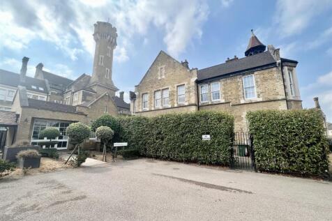1-bed flat on Chapel Drive, Dartford, £1,400/mo