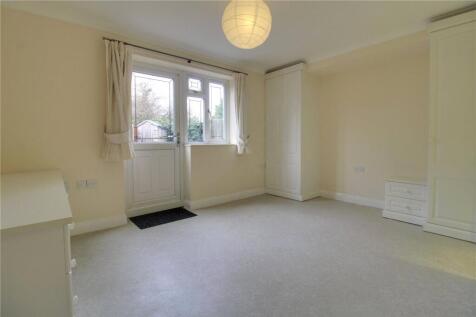 Fosters Lane, Woodley, Reading, Berkshire, RG5 photo 4
