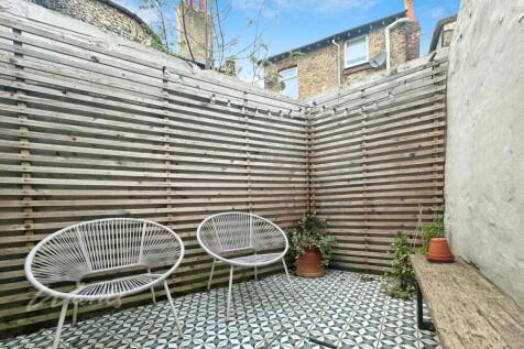 Waterloo courtyar...