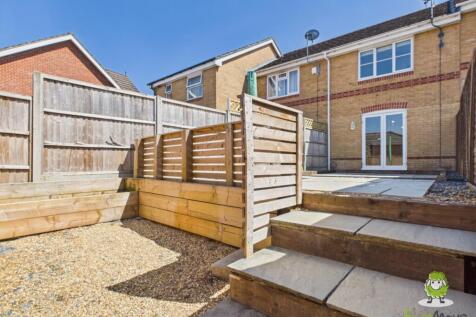 EweMove Estate Agents Basingstoke - Oceana Crescen