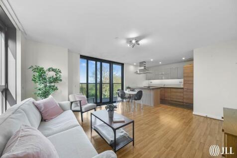 London, E9 - property photo